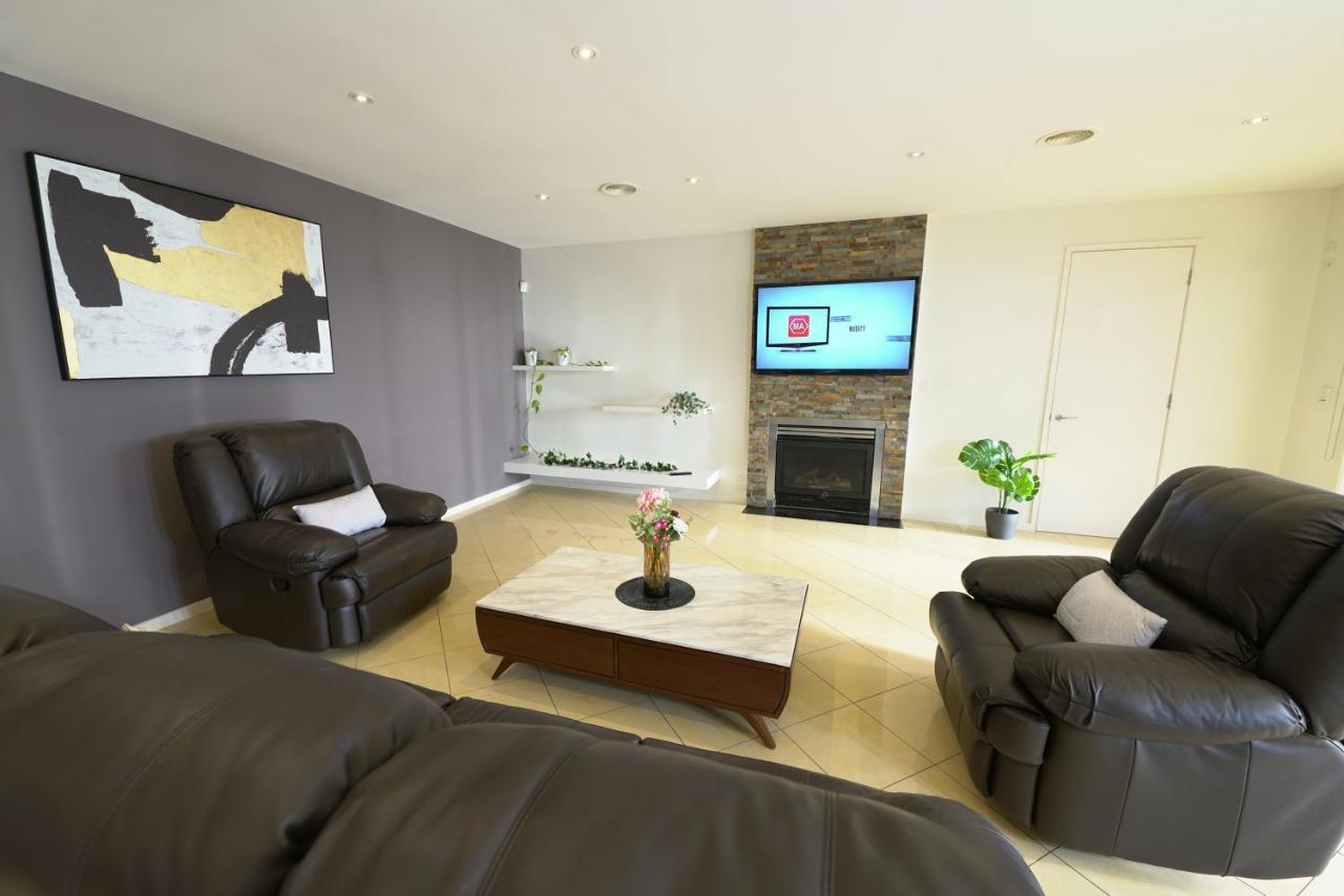 Luxury 7Brm Entire House Lakeview Blackswans Wifi Bbq Resort Point Cook Zewnętrze zdjęcie