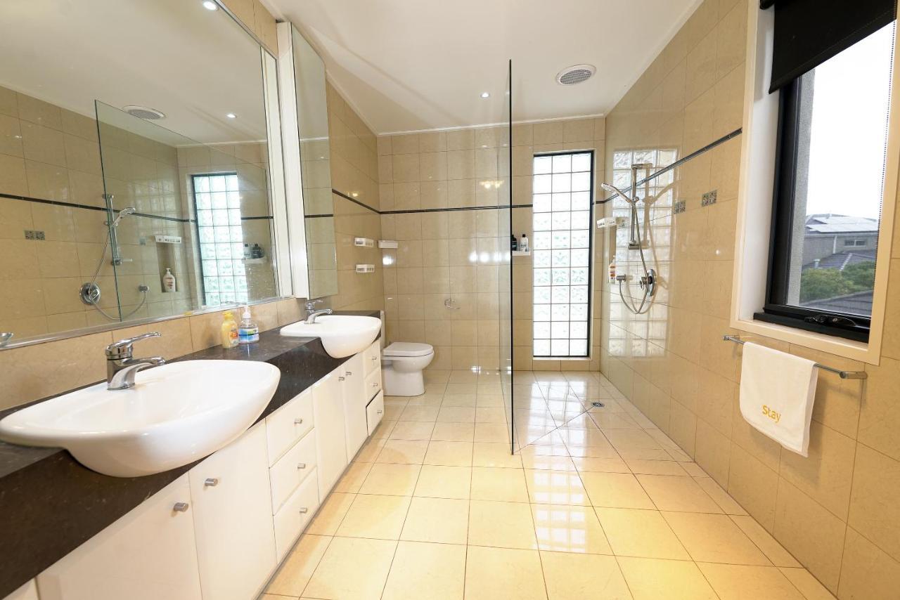 Luxury 7Brm Entire House Lakeview Blackswans Wifi Bbq Resort Point Cook Zewnętrze zdjęcie