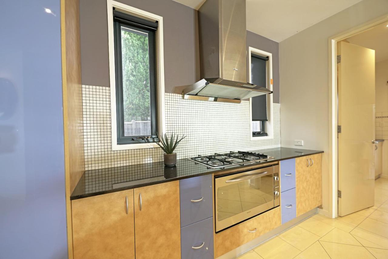 Luxury 7Brm Entire House Lakeview Blackswans Wifi Bbq Resort Point Cook Zewnętrze zdjęcie